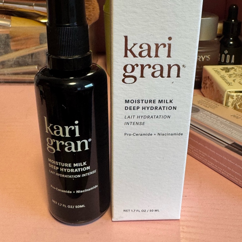 Kari Gran Moisture Milk Deep Hydration - Black Bottle